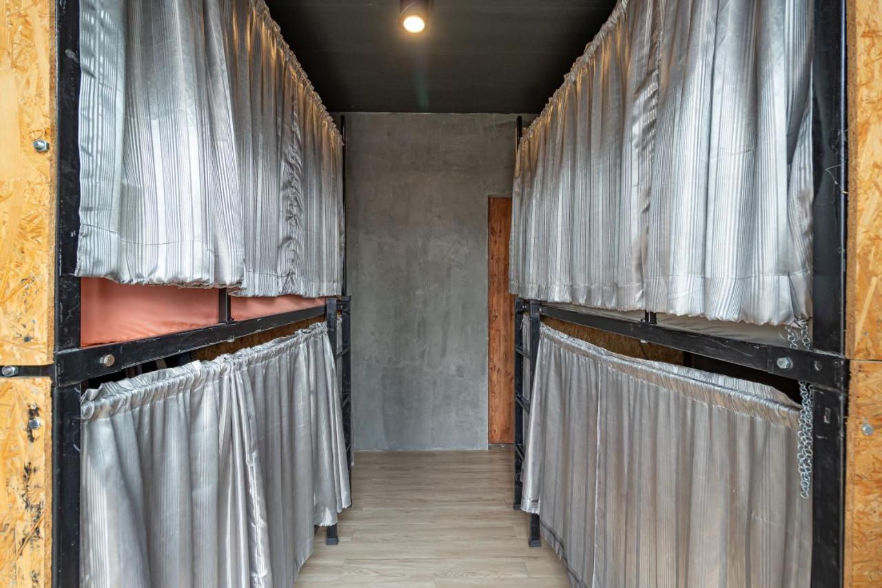 The Beds Ever Hostel (Adults Only) Bangkok Exterior photo