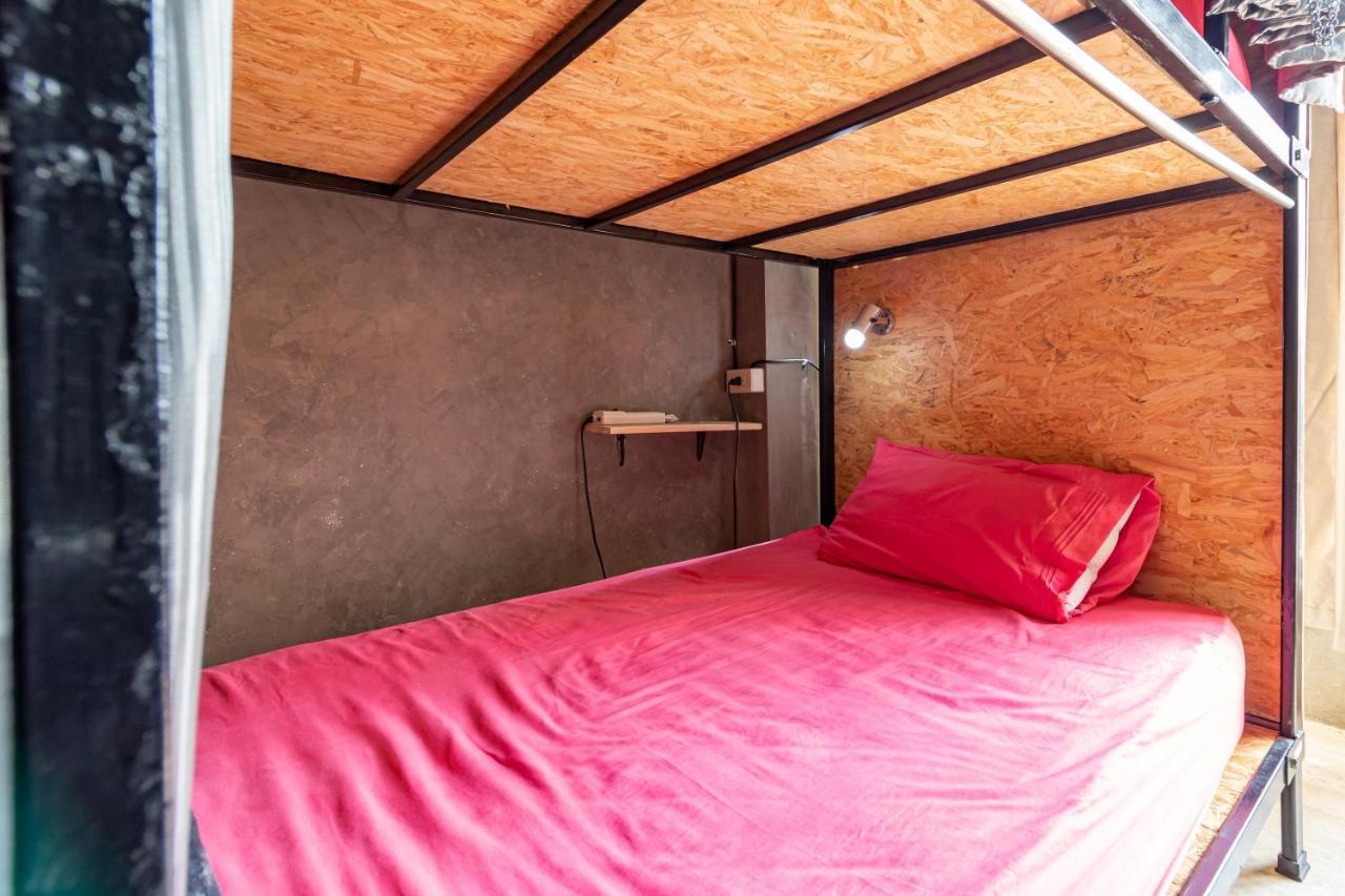 The Beds Ever Hostel (Adults Only) Bangkok Exterior photo