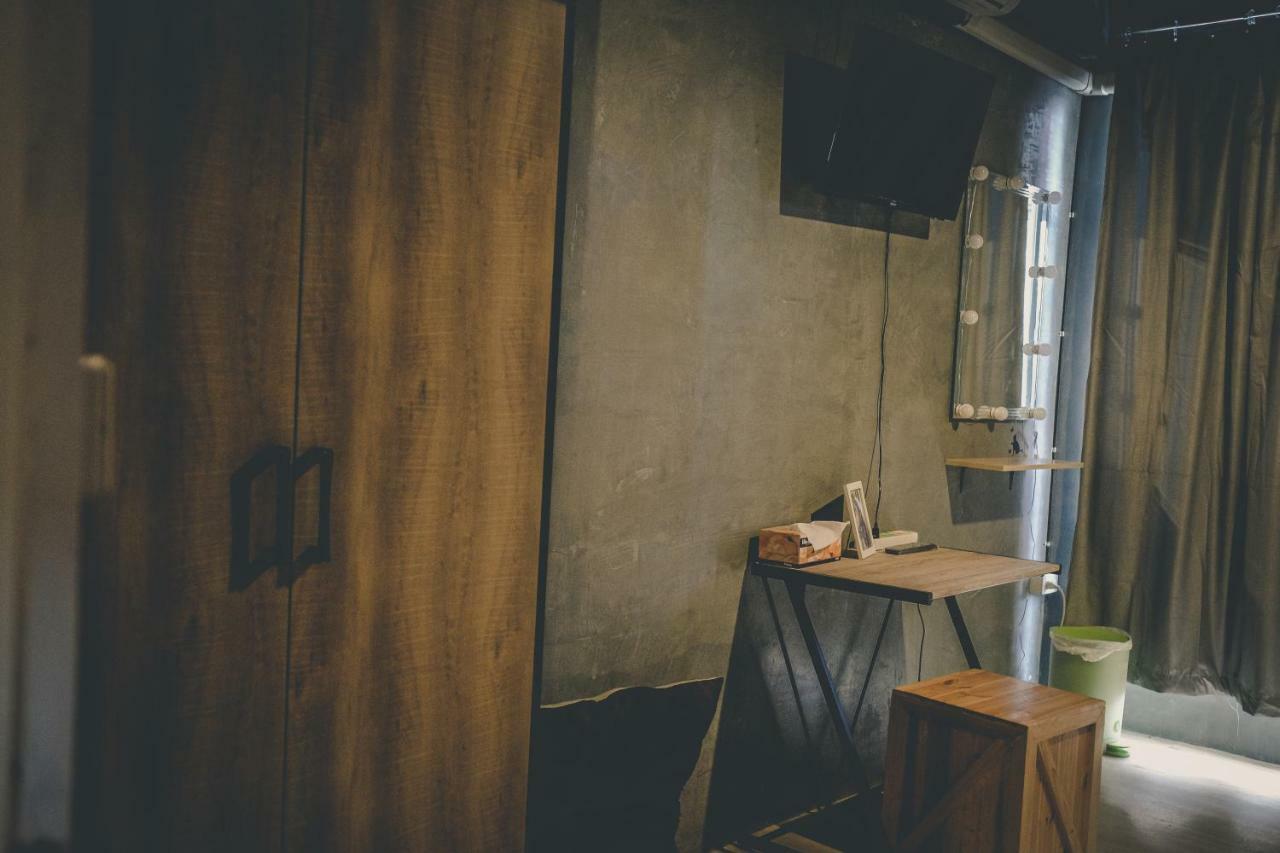 The Beds Ever Hostel (Adults Only) Bangkok Exterior photo